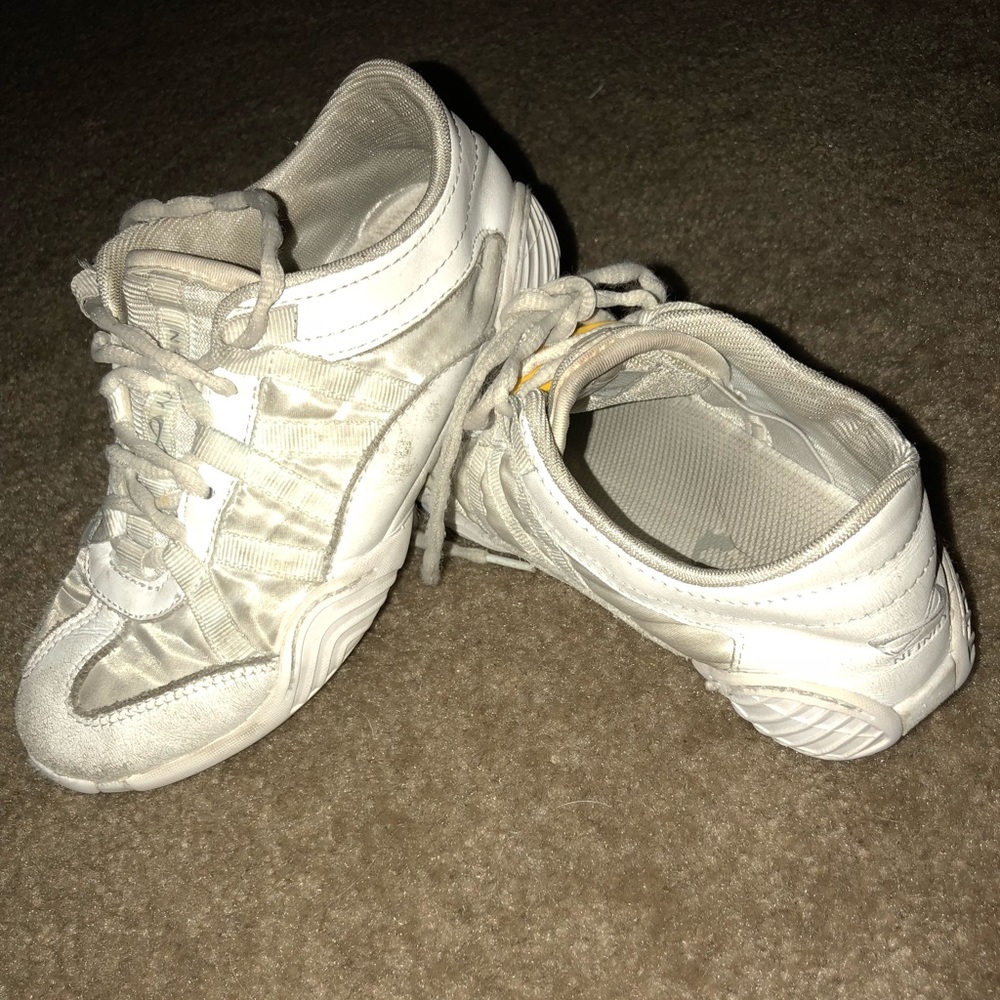 Infinity evolution cheer shoes - Picture 2 of 2